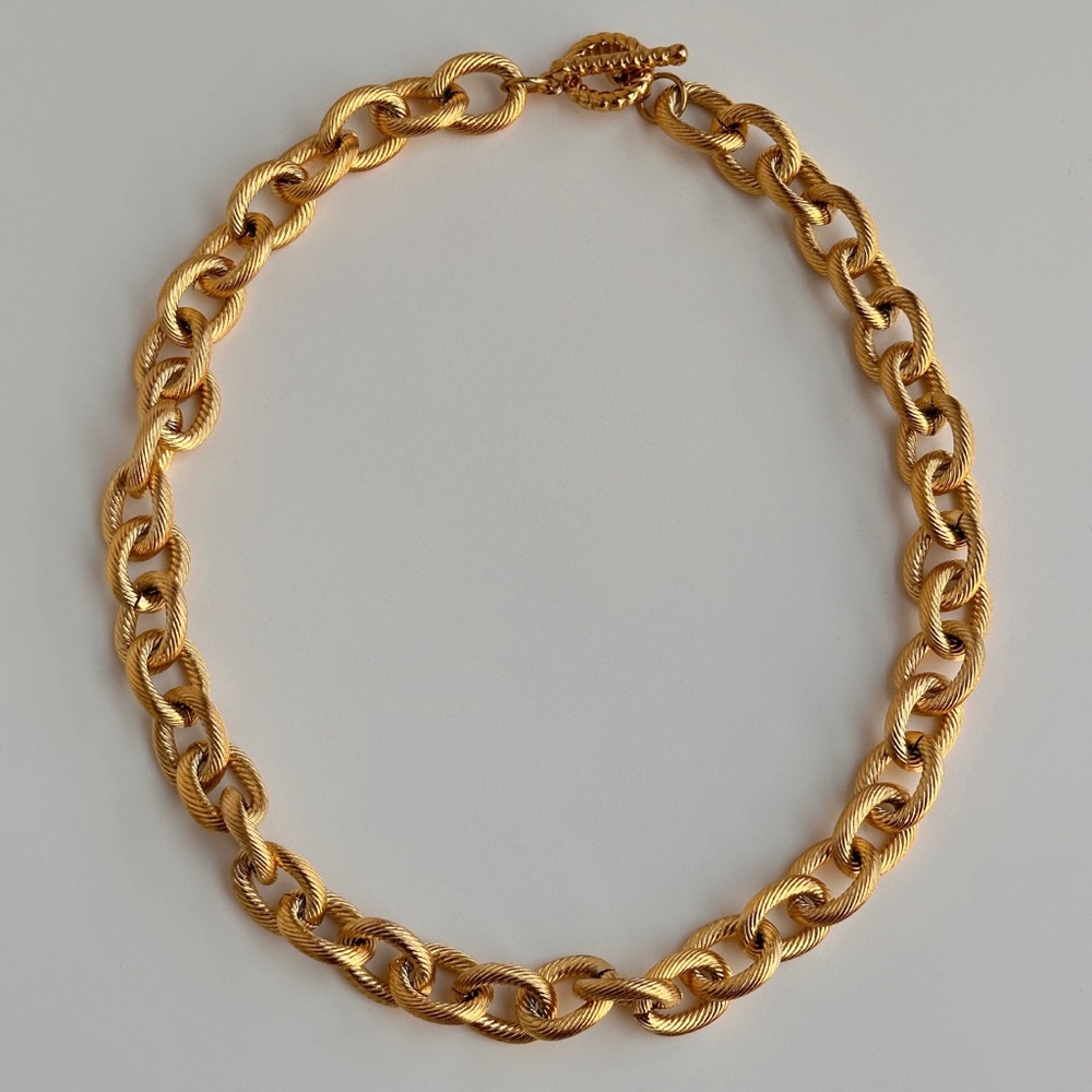 18K Gold Plated Chunky Link Chain Necklace*Toggle Closure*Twisted Chain*… - Picture 2 of 4